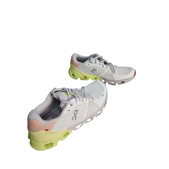 On Cloudflyer 4, Women's Sz W 11 White/Hay Running Shoes Athleisure Outdoor Gym - Picture 7 of 12